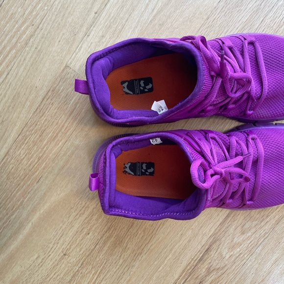 Lightweight Workout Shoes Size 10 in Excellent Condition - Picture 8 of 10